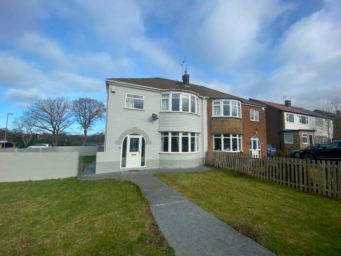 3 Bedroom House To Rent In Primley Park View, Leeds, LS17
