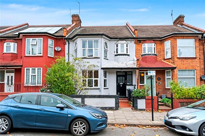 2 Bedroom Flat For Sale In Cleveleys Road, London, E5