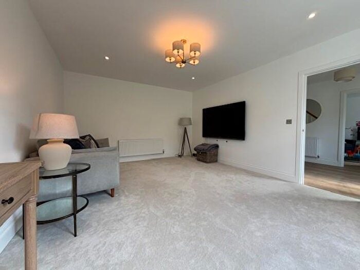 5 Bedroom House To Rent In Sulis Down, Bath, BA2