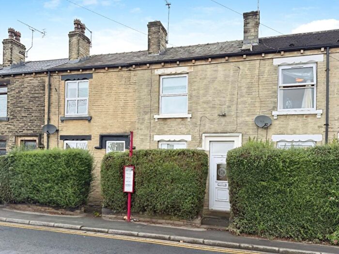 2 Bedroom Terraced House For Sale In St Peg Lane, Cleckheaton, BD19