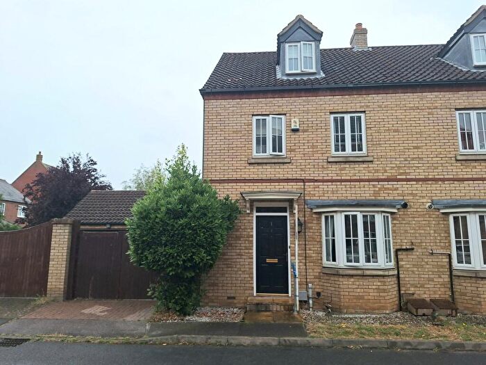 4 Bedroom Semi-Detached House For Sale In Owlswood, Sandy, SG19