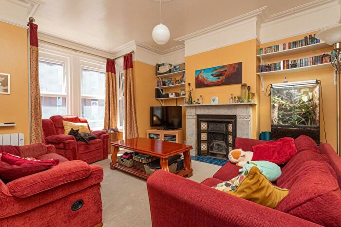 3 Bedroom Terraced House For Sale In Beatrice Road, Margate, CT9 - Photo 3