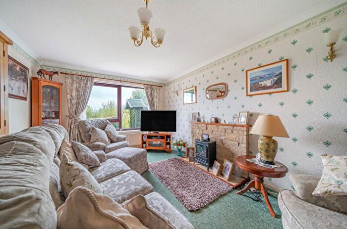 4 Bedroom Bungalow For Sale In Holcombe Drive, Llandrindod Wells, Powys, LD1