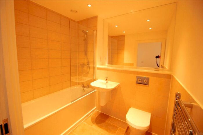 2 Bedroom Flat For Sale In Station View, Guildford, GU1