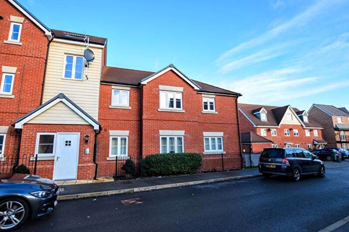 2 Bedroom Flat To Rent In Carrick Street, Aylesbury, HP18