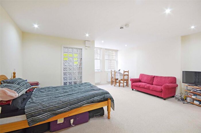 Studio To Rent In Broadhurst Gardens, South Hampstead, NW6