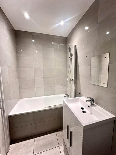 4 Bedroom End Of Terrace House To Rent In Evesham Rd, N11