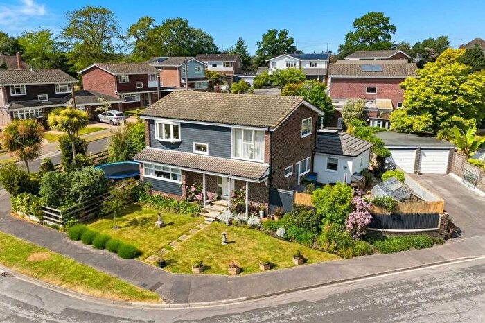 4 Bedroom Detached House For Sale In St. Pauls Road, Sarisbury Green, SO31