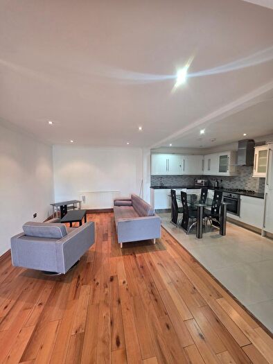 2 Bedroom Flat To Rent In Copperfield Road, London, E3
