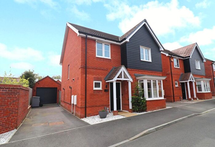 3 Bedroom Detached House For Sale In Harper Road, Botley, SO32