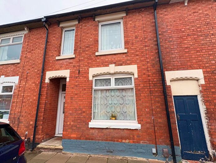 3 Bedroom Terraced House To Rent In Regent Street, Kettering, NN18