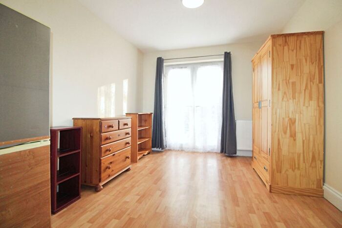 1 Bedroom Flat To Rent In Karman Court, Headstone Drive, Harrow Weald, HA3