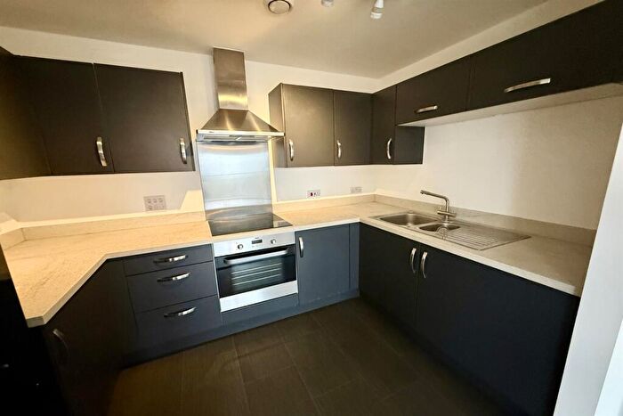 2 Bedroom Flat To Rent In Hackney House, DA17
