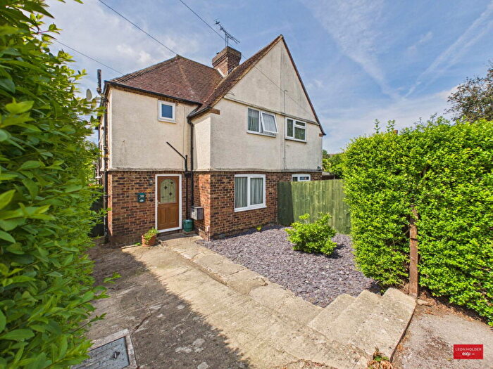 3 Bedroom Semi Detached House For Sale In Shelley Road, Cheltenham, GL51