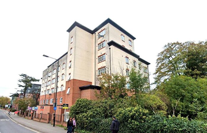 2 Bedroom Flat To Rent In Bath Road, Slough, SL1