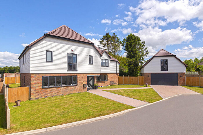 4 Bedroom Detached House For Sale In Warmlake Orchard, Sutton Valence, Maidstone, Kent, ME17