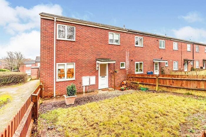 3 Bedroom End Terrace House For Sale In Banbury, Oxfordshire, OX16