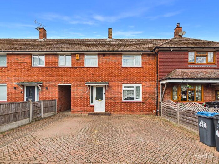3 Bedroom Terraced House For Sale In King Henrys Drive, Croydon, CR0