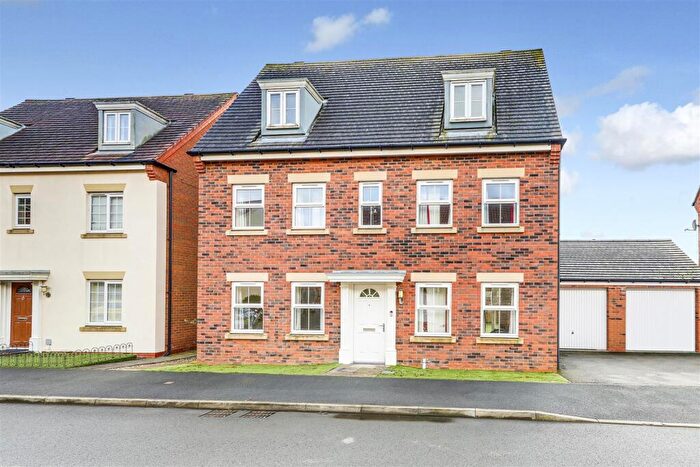 5 Bedroom Detached House For Sale In Kestrel Grove, Hucknall, Nottinghamshire, NG15