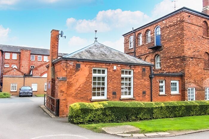 2 Bedroom Flat For Sale In The Cloisters, Wellingborough, NN8