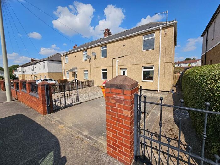 3 Bedroom Semi-Detached House To Rent In Norman Street, Thurnscoe, S63