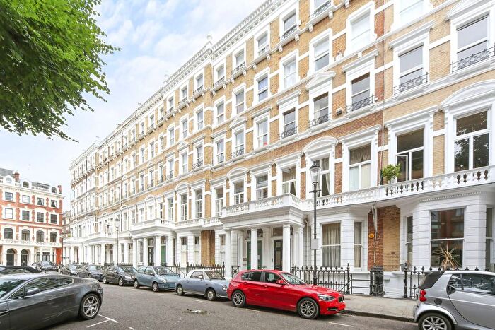 3 Bedroom Flat To Rent In Emperors Gate, South Kensington, London, SW7