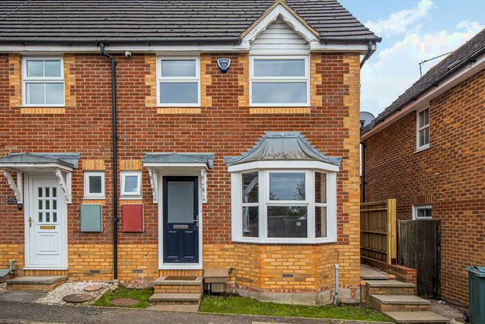 3 Bedroom Terraced House To Rent In Werner Court, Aylesbury, HP21