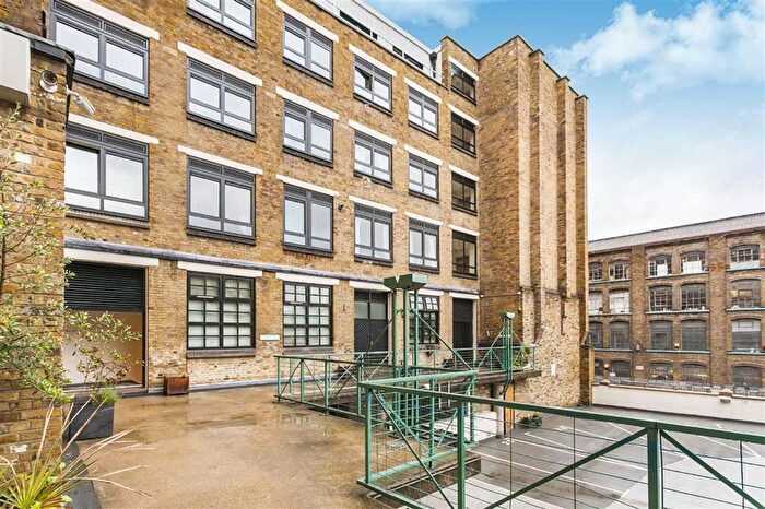 2 Bedroom Flat To Rent In Bethnal Green Road, London, E2
