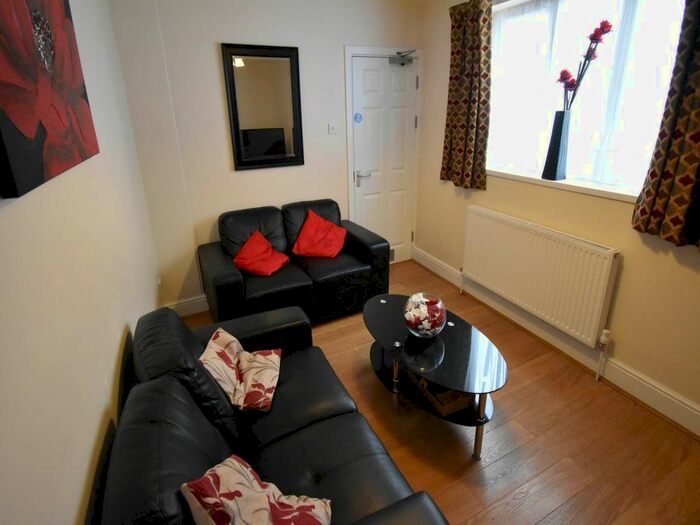 4 Bedroom Property To Rent In Rhyddings Terrace, Brynmill, Swansea, SA2