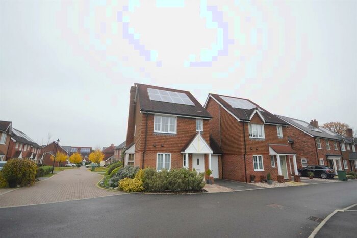 3 Bedroom Semi-Detached House To Rent In Hawthorn Way, Billingshurst, RH14