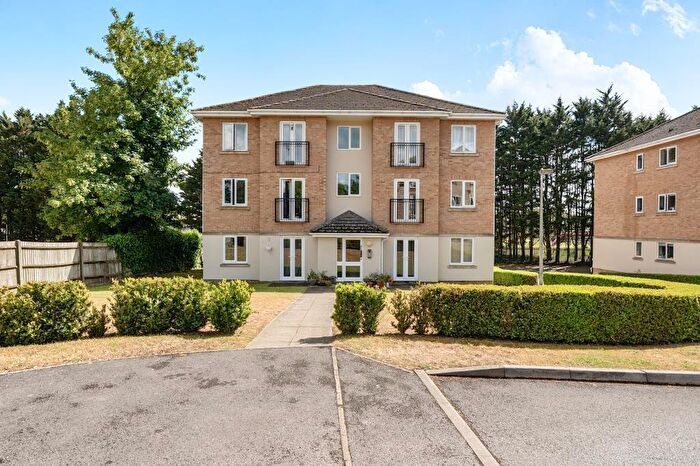 2 Bedroom Flat For Sale In Tarn Howes Close, Thatcham, RG19
