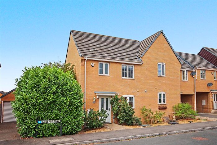 3 Bedroom End Of Terrace House For Sale In , Steeple Way, Rushden, NN10