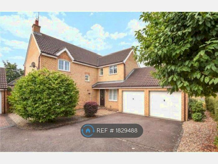 5 Bedroom Detached House To Rent In Hawthorn Drive, Towcester, NN12