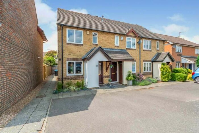 2 Bedroom End Of Terrace House To Rent In Montague Drive, Caterham, CR3