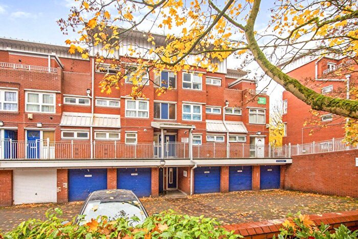 2 Bedroom Flat For Sale In Tennant Street, Birmingham, West Midlands, B15