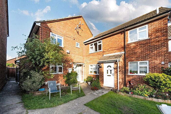 2 Bedroom Maisonette For Sale In Tower Road, Bexleyheath, DA7