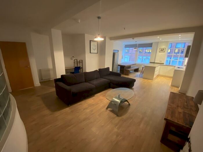 2 Bedroom Apartment To Rent In Drapers House, York Place., LS1