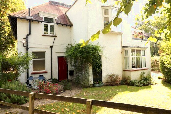 2 Bedroom Flat To Rent In Wendela House, Woking, GU22