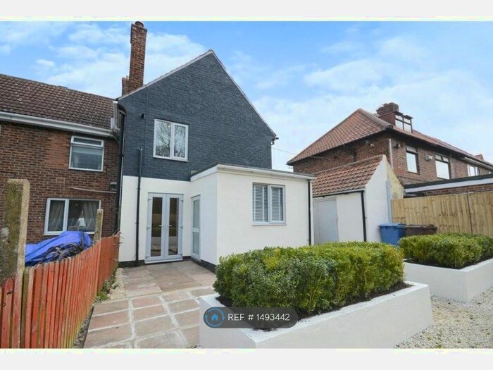 3 Bedroom Semi-Detached House To Rent In White Avenue, Langold, Worksop, S81