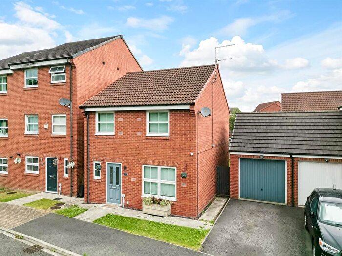 3 Bedroom Link Detached House For Sale In The Lanes, Darlington, DL2