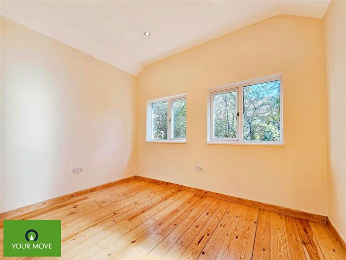 2 Bedroom Bungalow For Sale In Crescent Road, Ramsgate, Kent, CT11