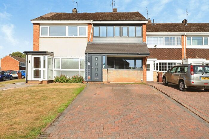 3 Bedroom Terraced House For Sale In Aspen Way, Merridale, Wolverhampton, WV3