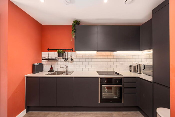 2 Bedroom Apartment For Sale In Stunning -Bed Apartment At Insignia, Old Trafford, Manchester | Just Tram Stops From City Centre, M16