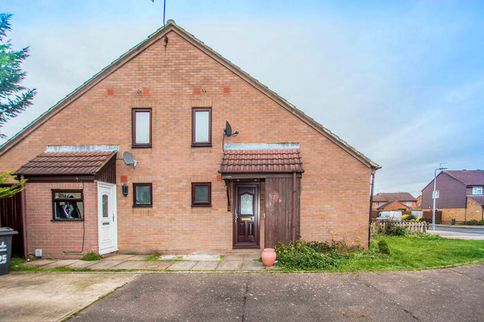 1 Bedroom End Of Terrace House To Rent In Montfitchet Walk, Stevenage, SG2