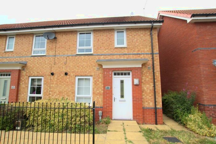 3 Bedroom Terraced House To Rent In Holland Park, Kingswood, HU7