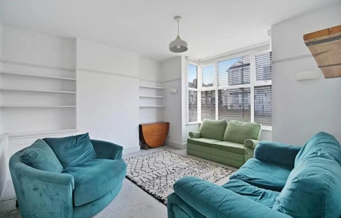 2 Bedroom Flat To Rent In Stanger Road, South Norwood, SE25