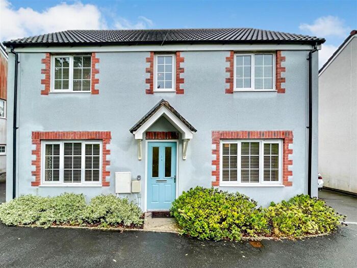 4 Bedroom Detached House For Sale In Honeypin Grove, Liskeard, PL14