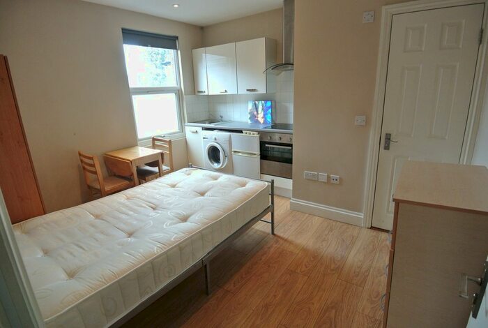 Studio To Rent In Cricklewood Lane, Cricklewood NW2