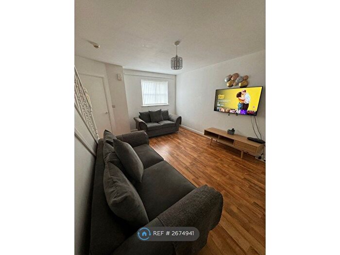 3 Bedroom Semi-detached House To Rent In Blueberry Avenue, Manchester, M40