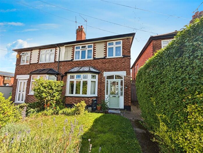 3 Bedroom Semi Detached House For Sale In Meynell Grove, Sherwood Rise, Nottingham, NG7